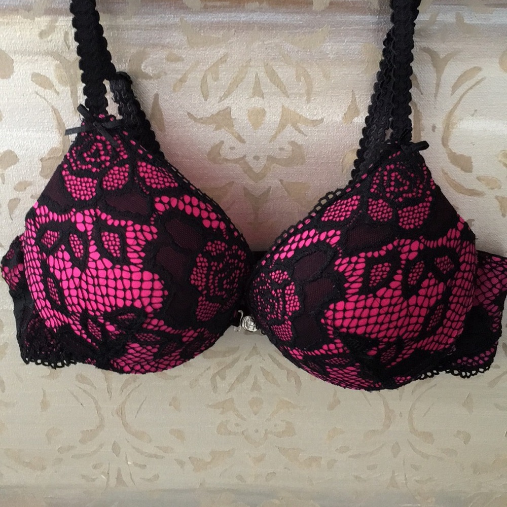 NWOT La Vie en Rose Bras